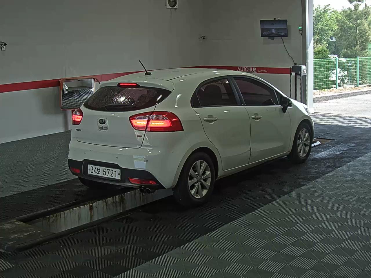 2014 - kia pride