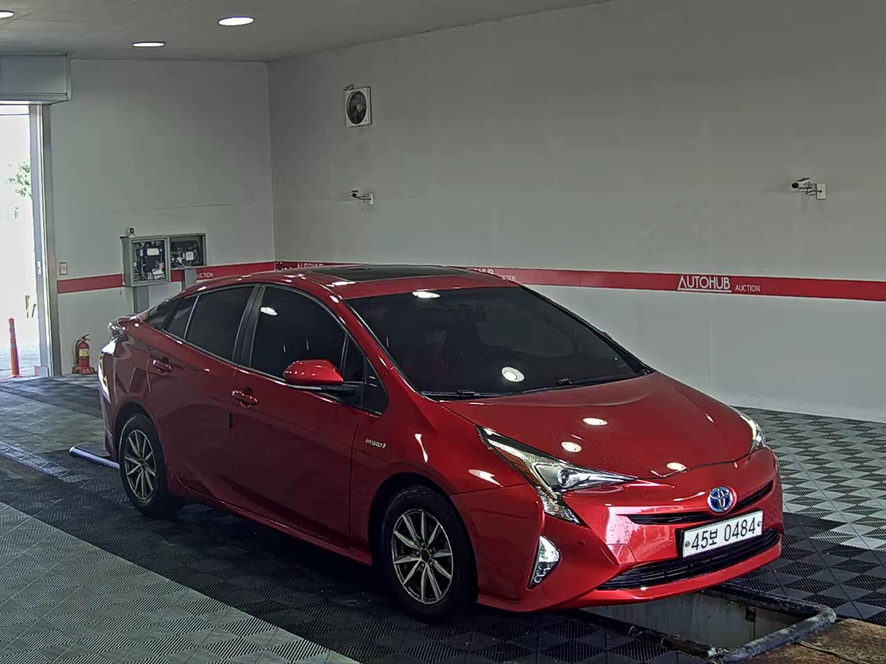 2016 - toyota prius