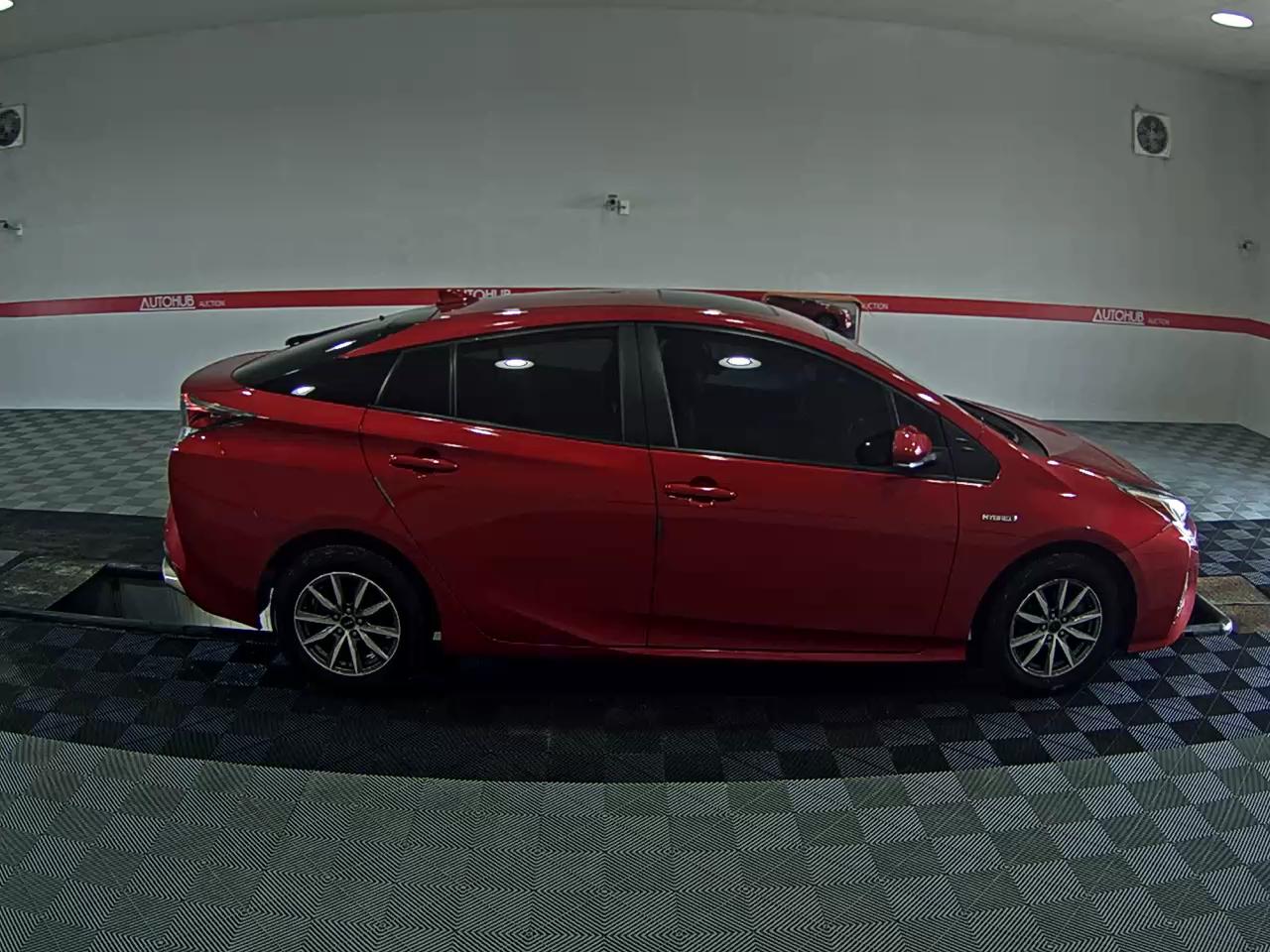 2016 - toyota prius