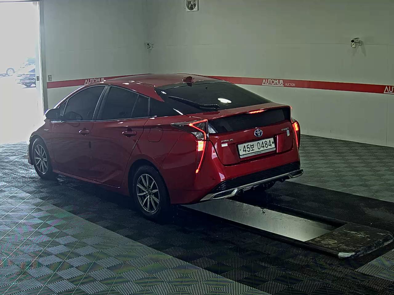 2016 - toyota prius