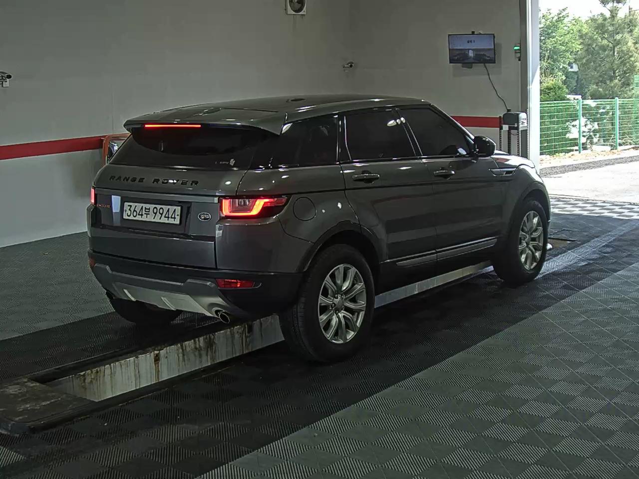 2018 - land rover range rover