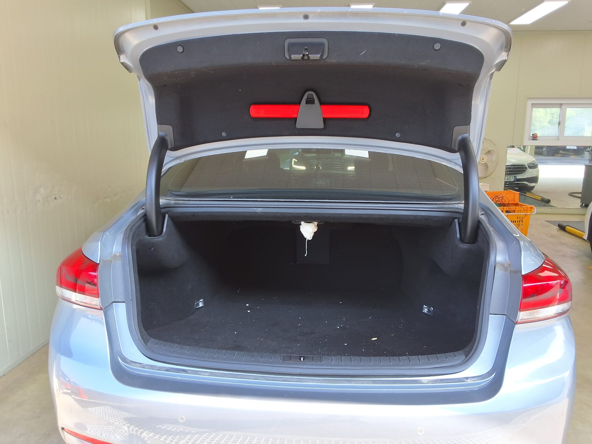 2014 - hyundai g330