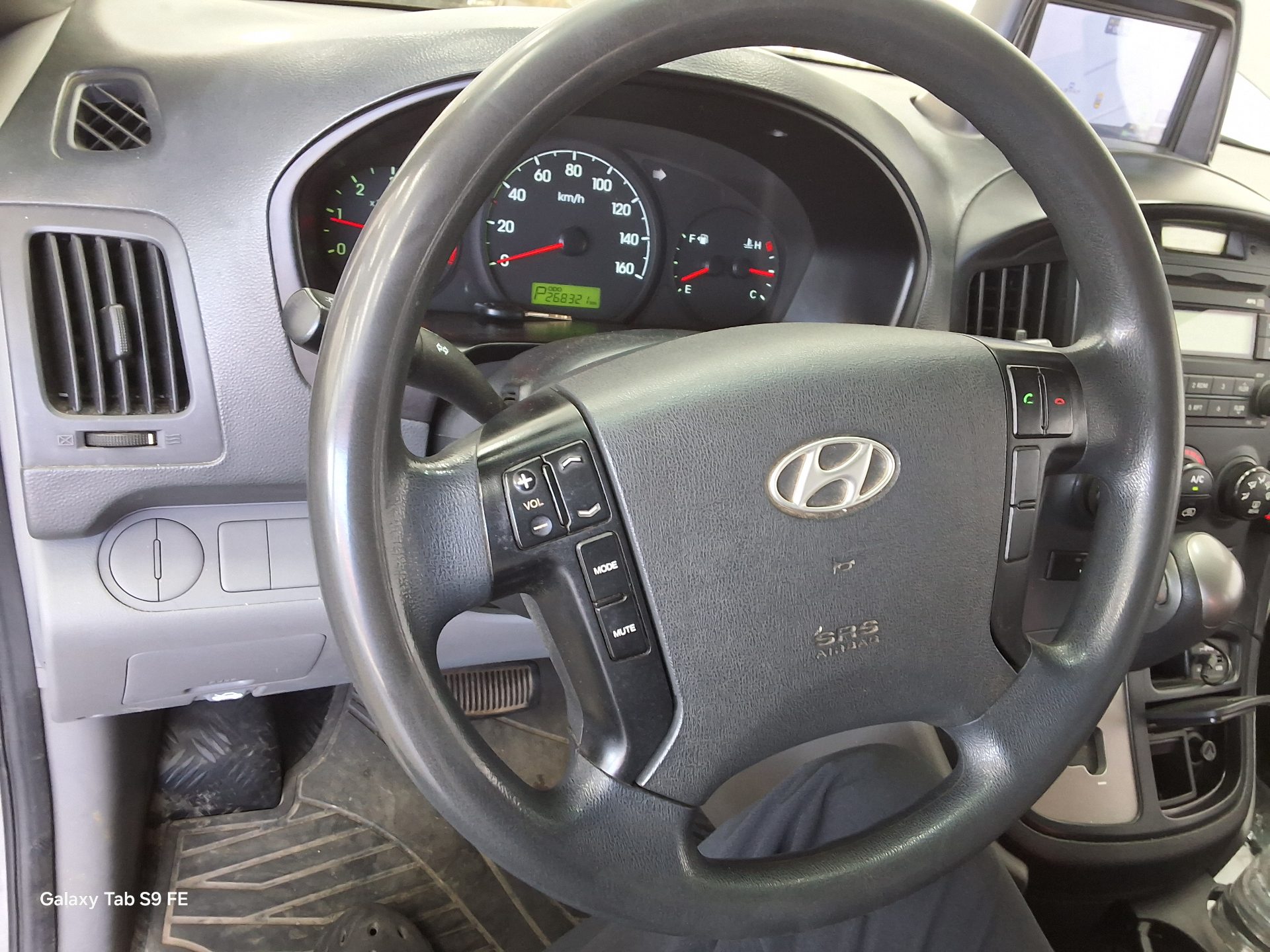 2016 - hyundai grand starex