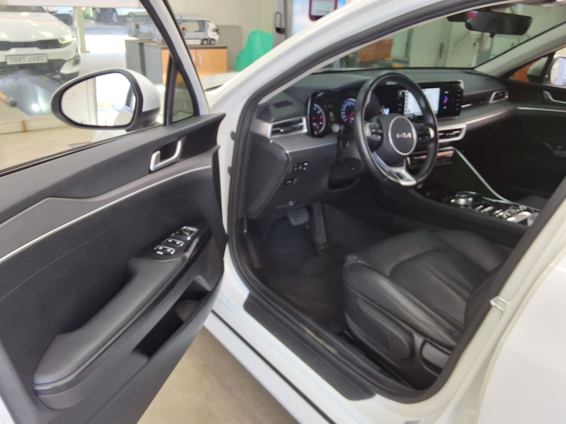 2022 - kia k5