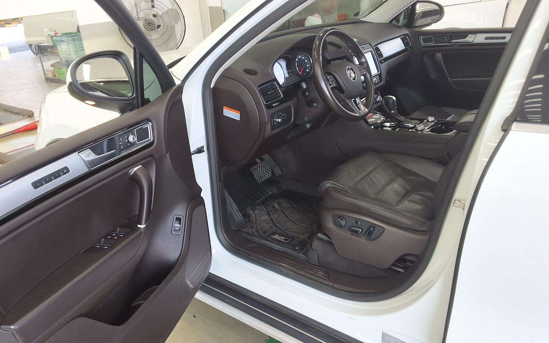 2016 - volkswagen touareg