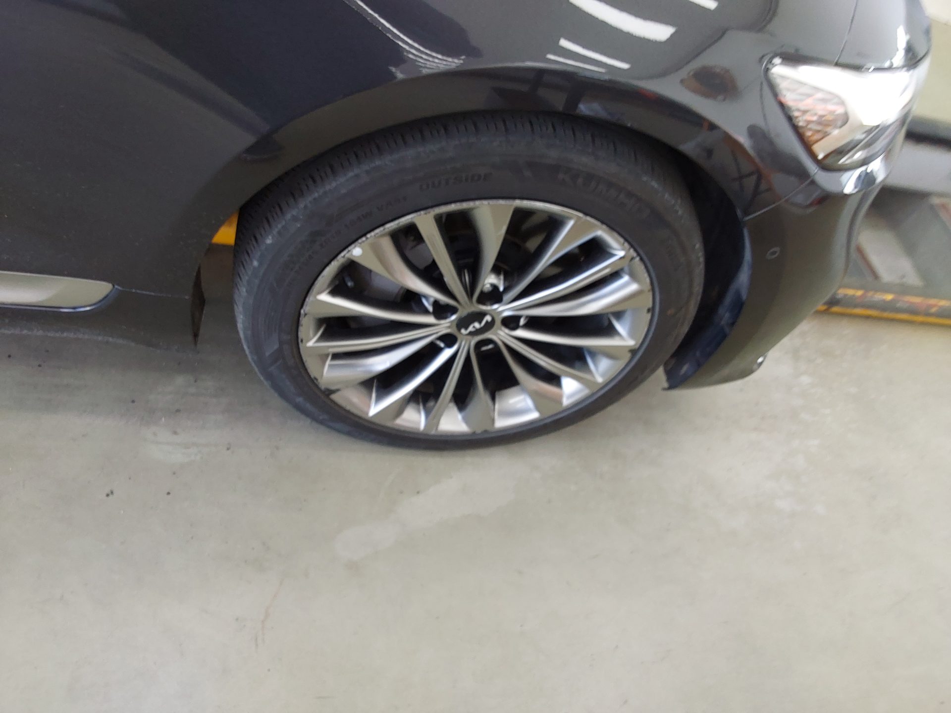 2022 - kia k9