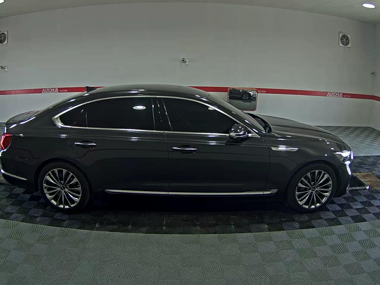 2022 - kia k9