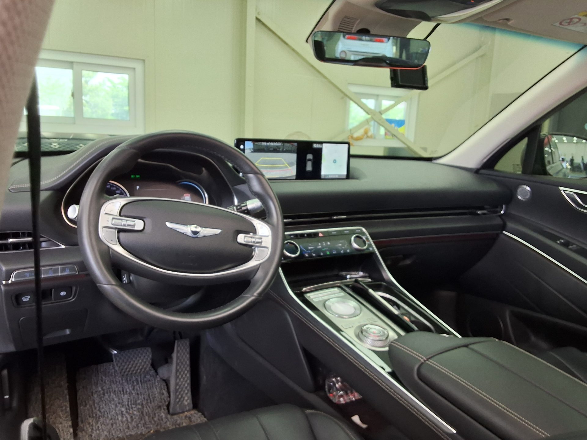 2022 - genesis gv80