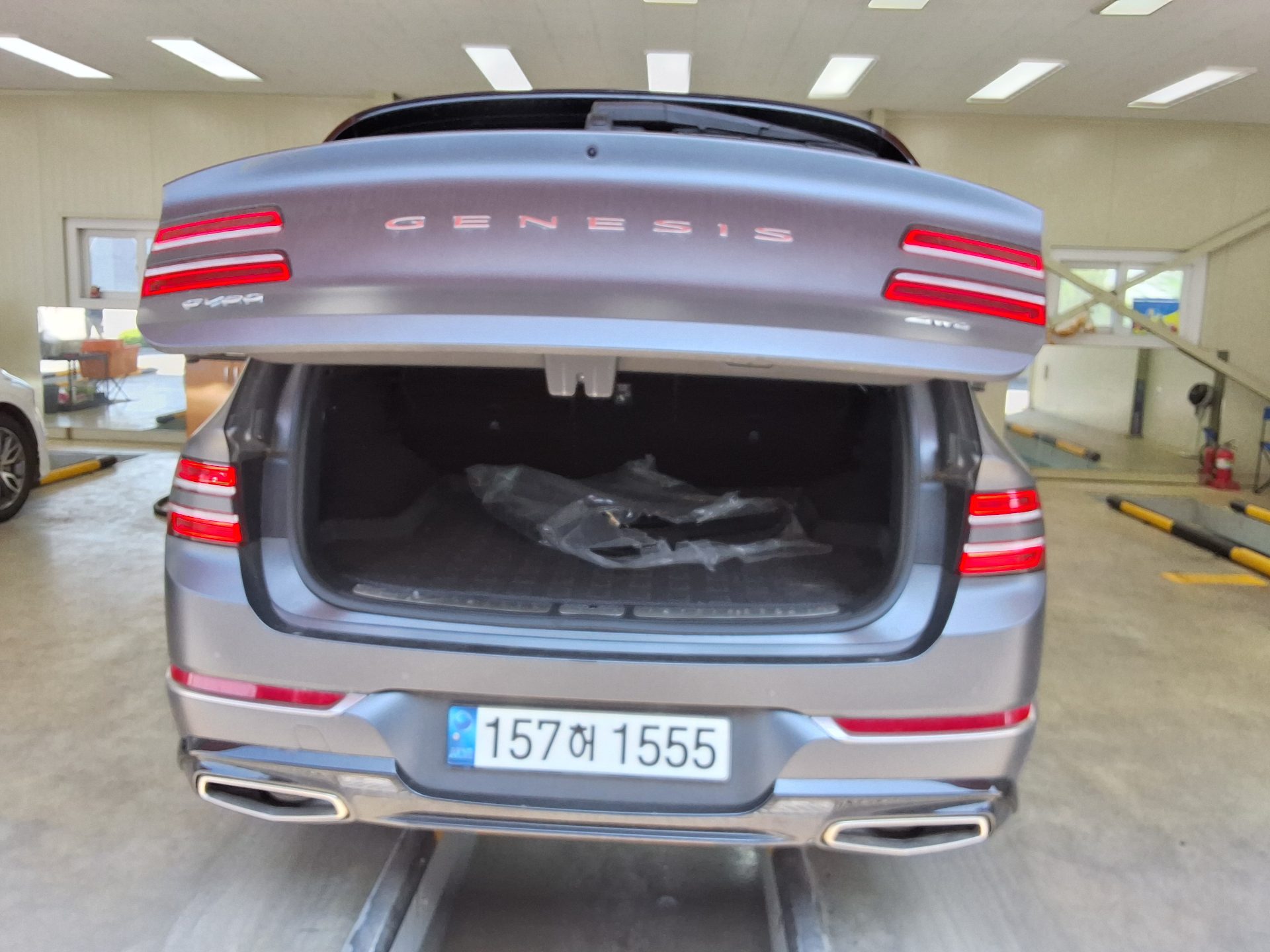 2022 - genesis gv80