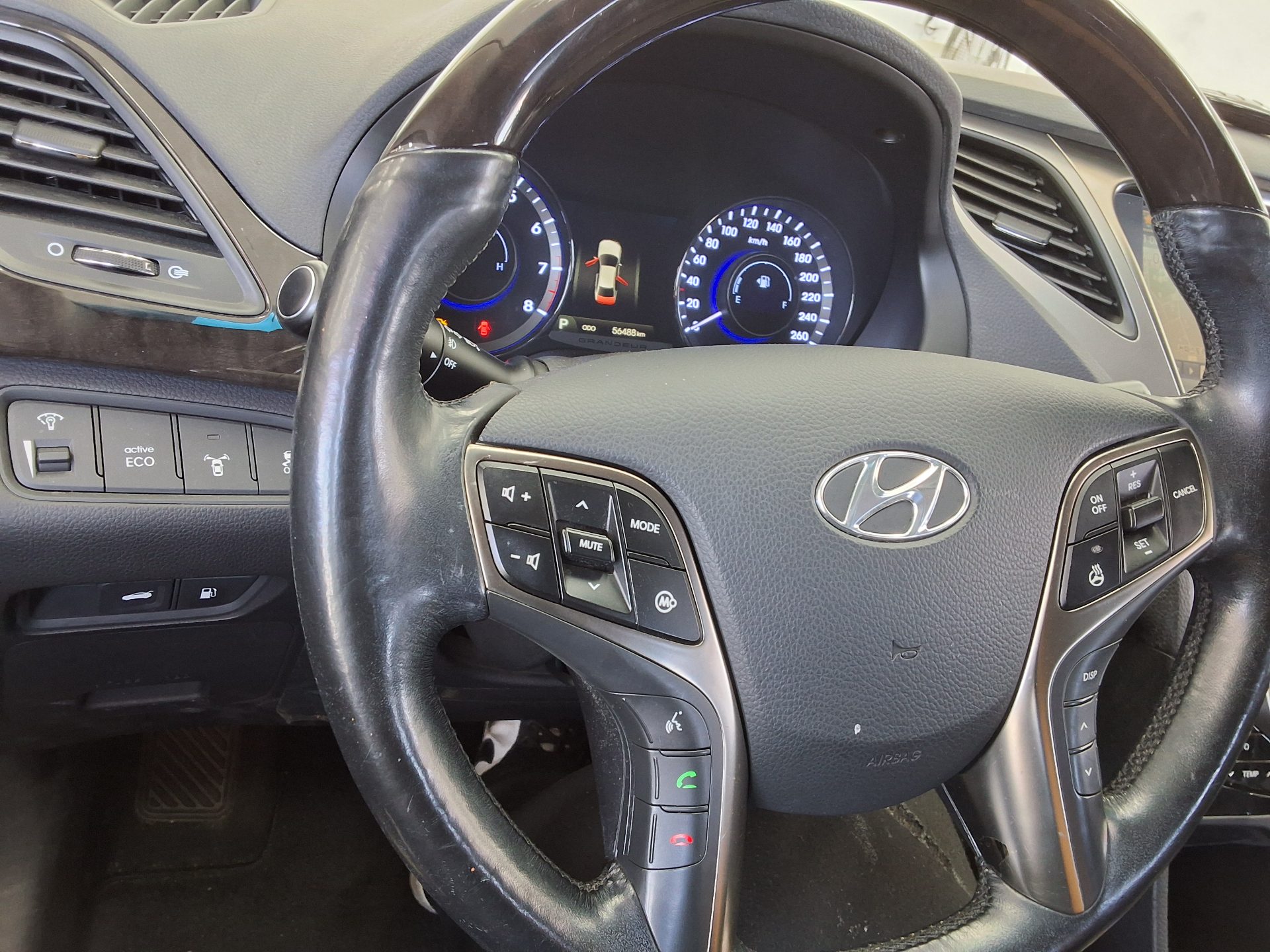 2011 - hyundai grandeur