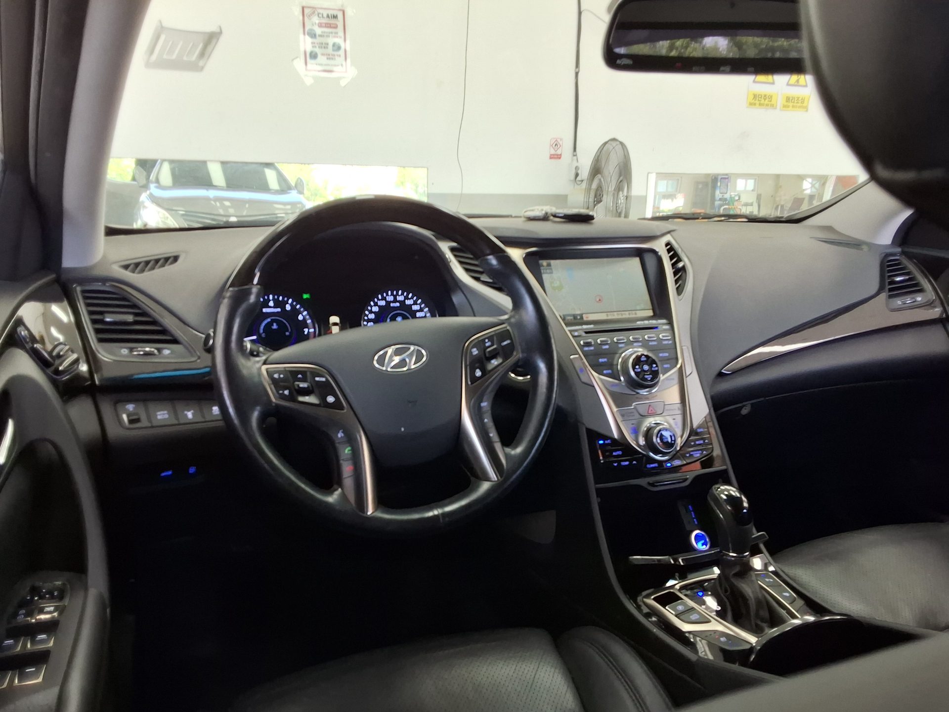 2011 - hyundai grandeur