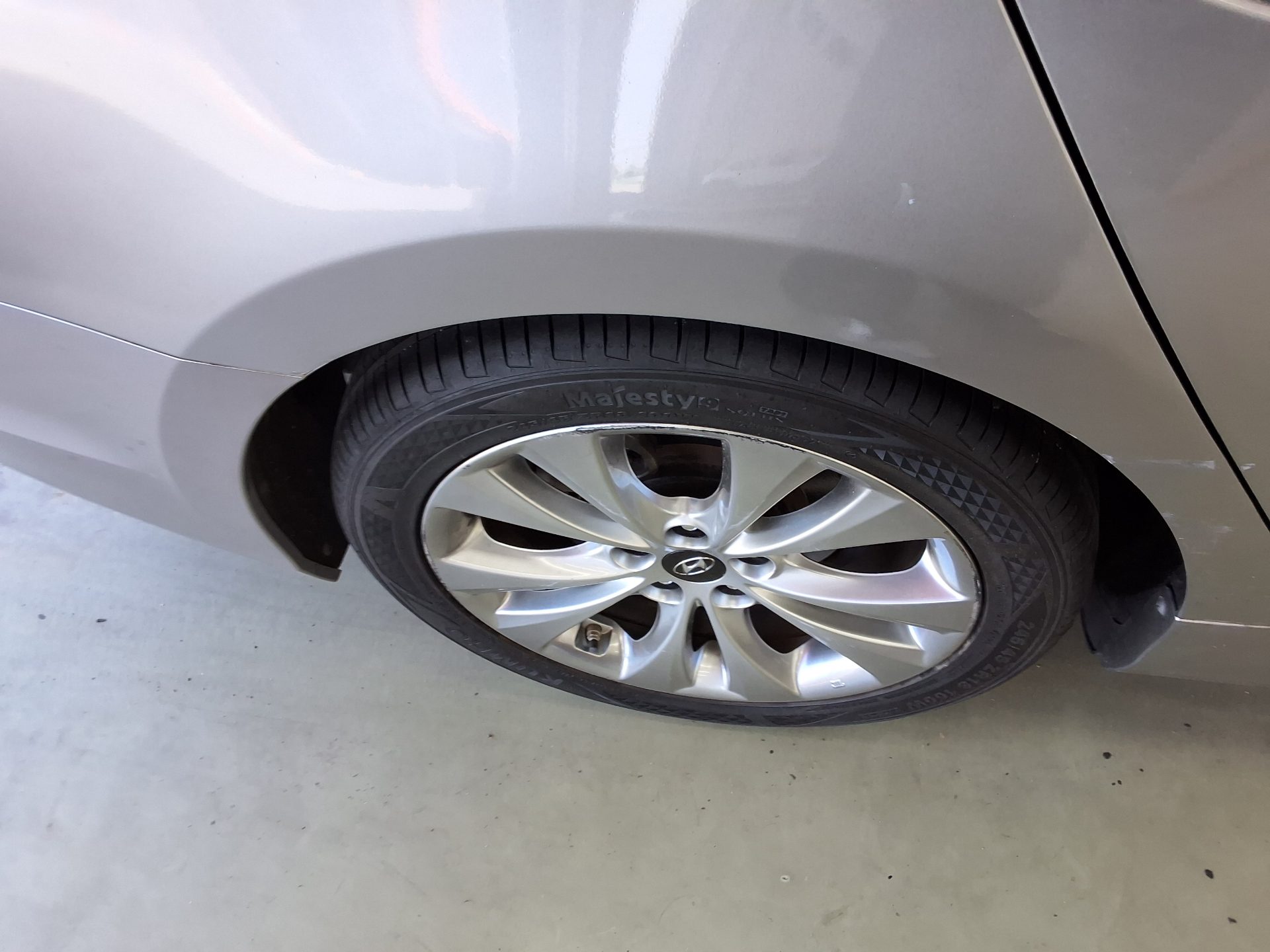 2011 - hyundai grandeur
