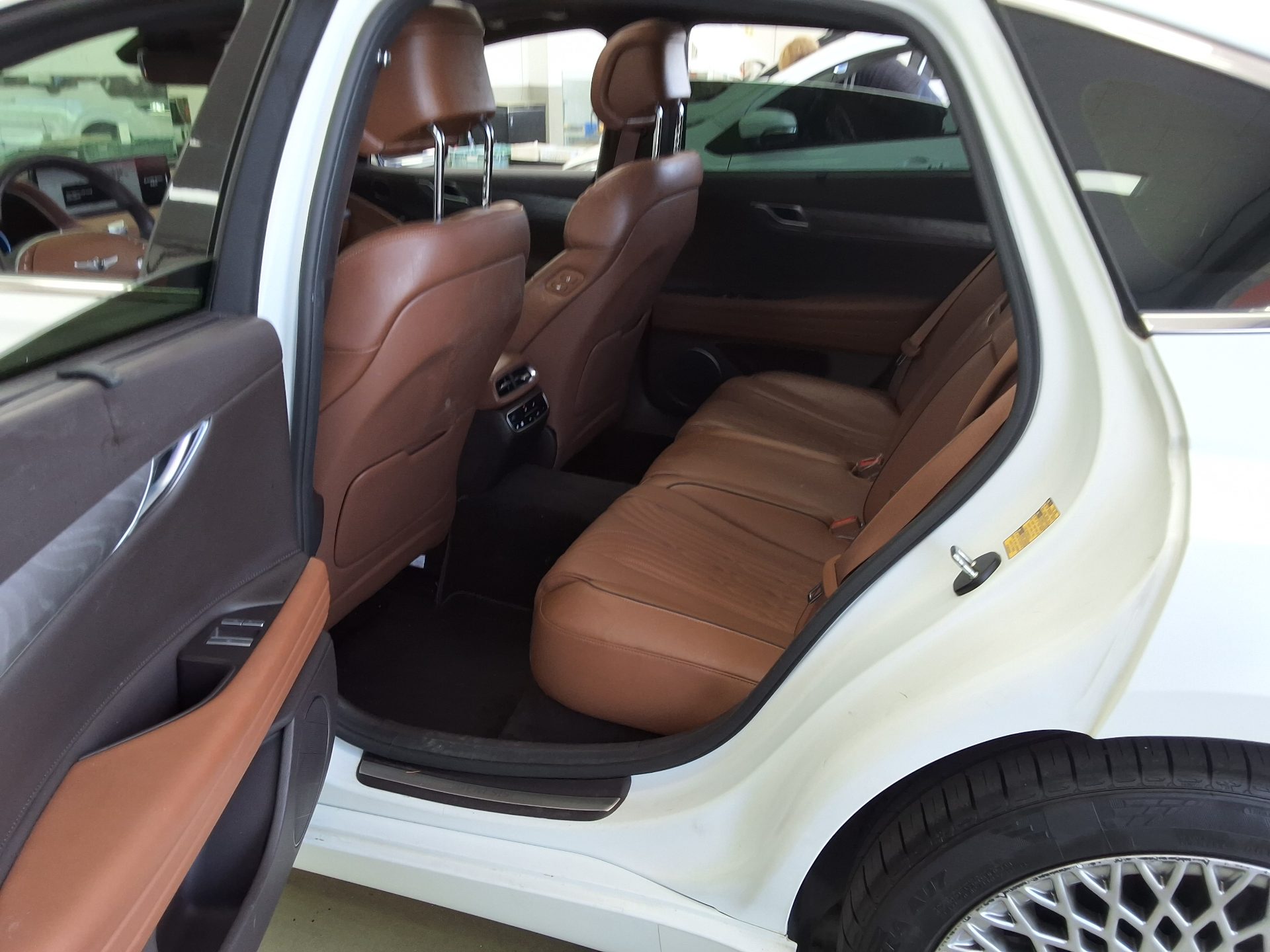 2022 - genesis g80