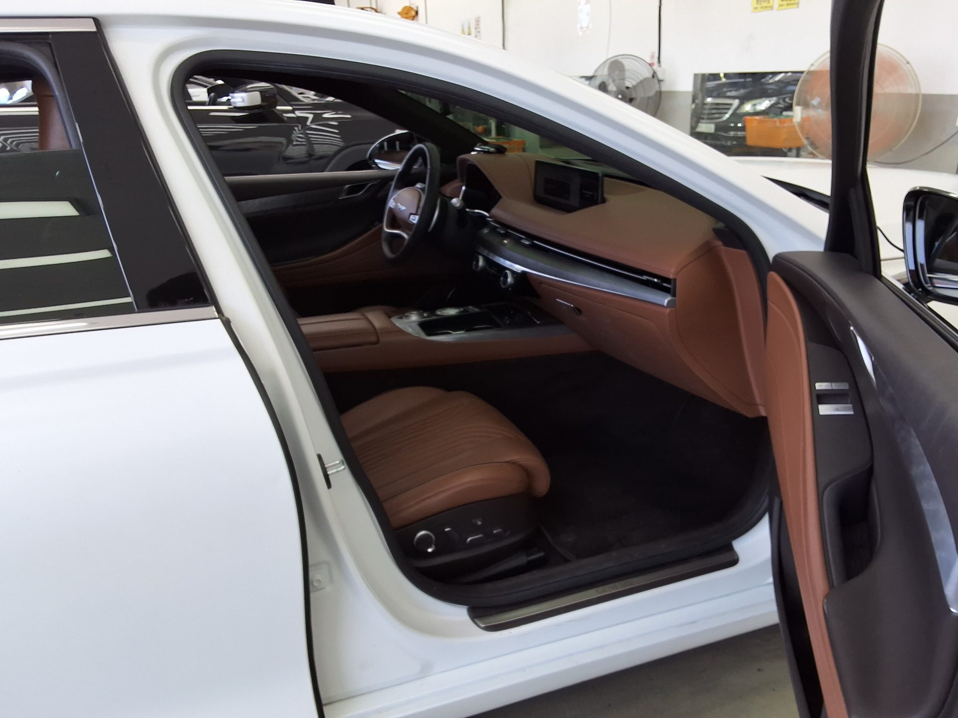 2022 - genesis g80