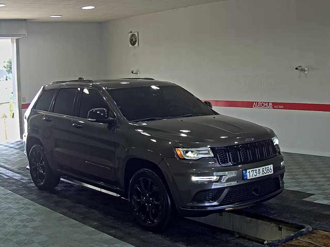 2021 - jeep grand cherokee