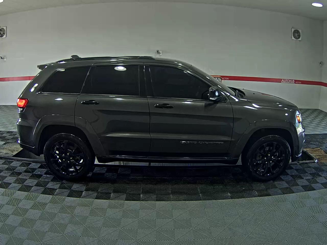 2021 - jeep grand cherokee
