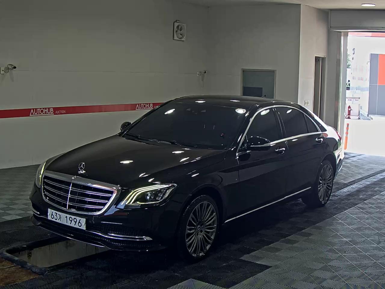 MERCEDES-BENZ S-CLASS (6TH GEN) S560L