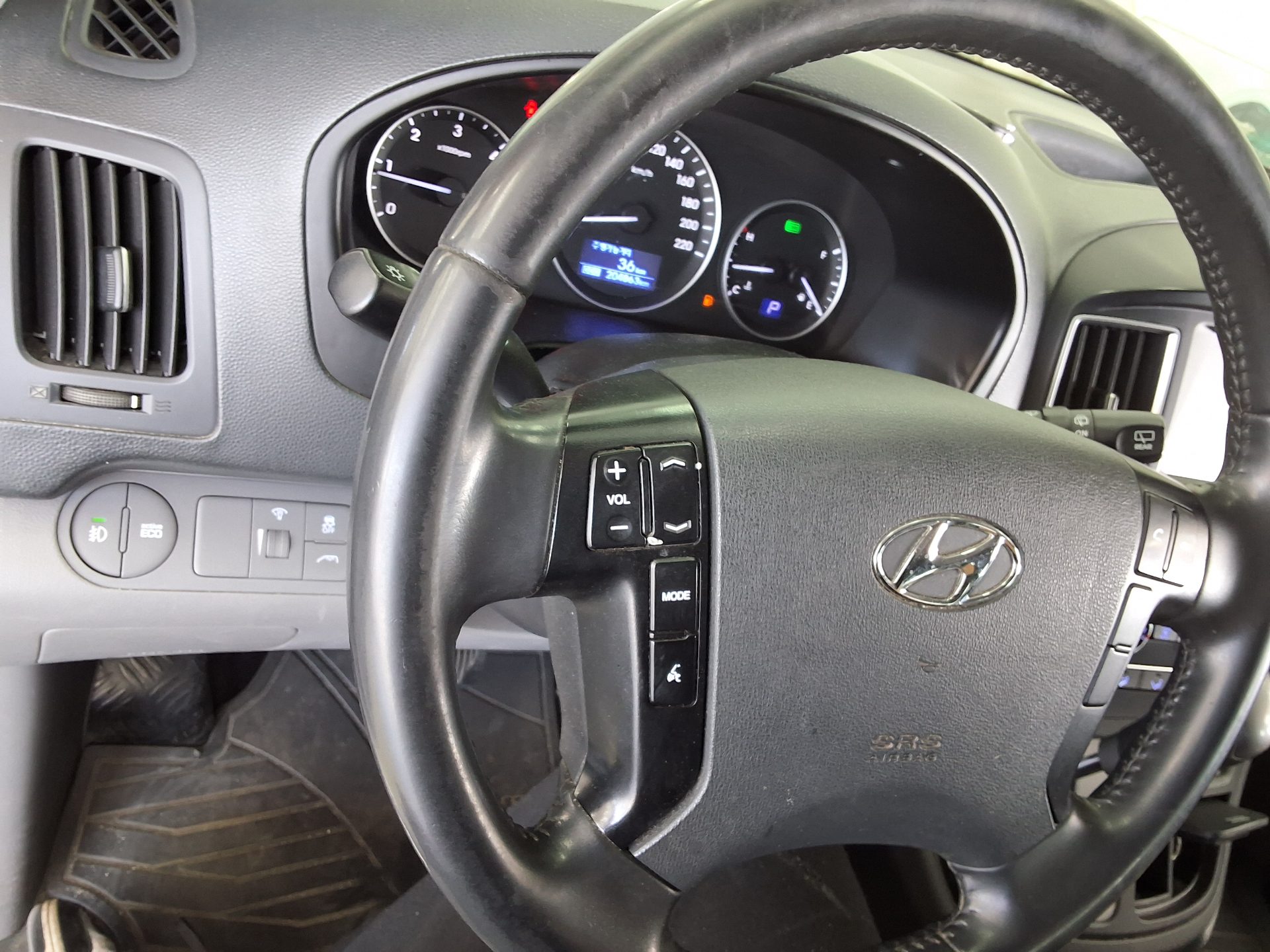 2021 - hyundai grand starex