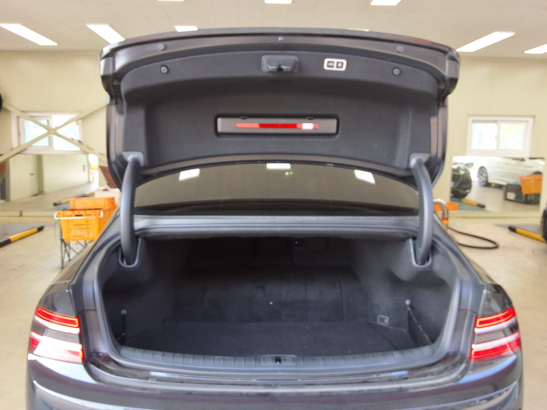 2022 - genesis eg80
