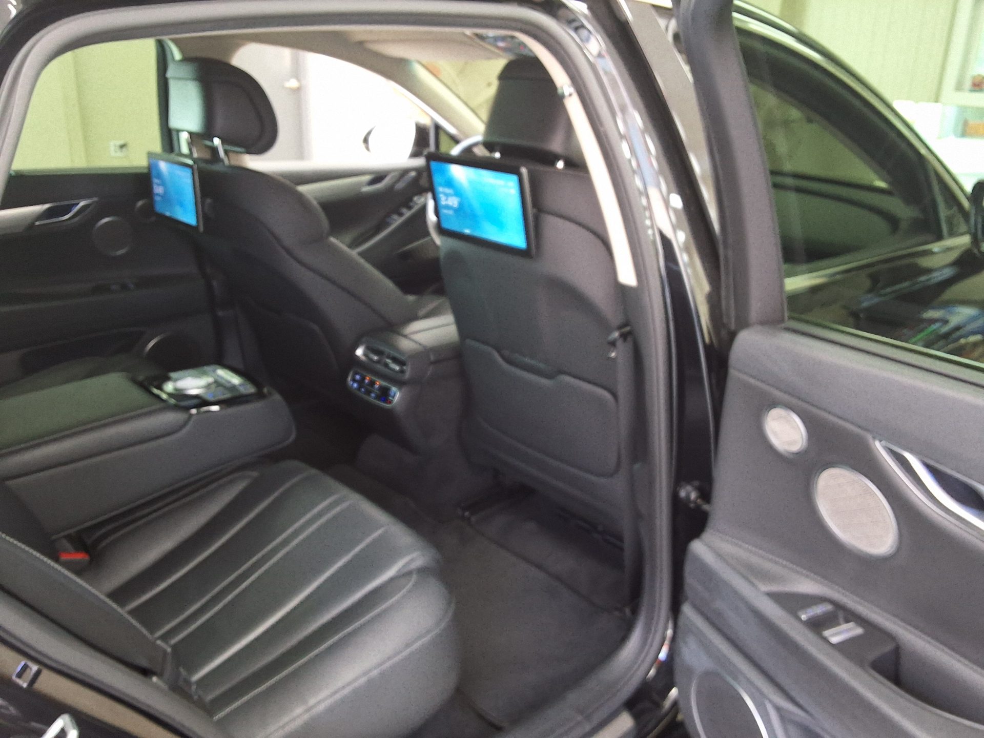 2022 - genesis eg80