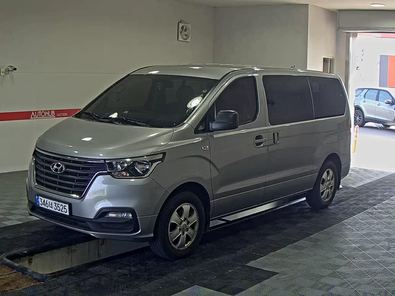 HYUNDAI GRAND STAREX