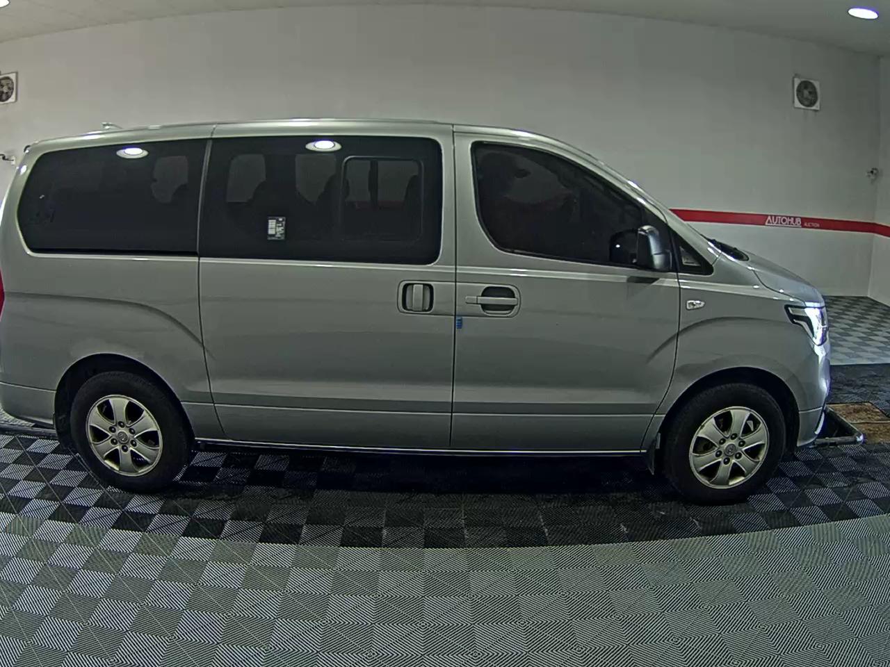 2021 - hyundai grand starex