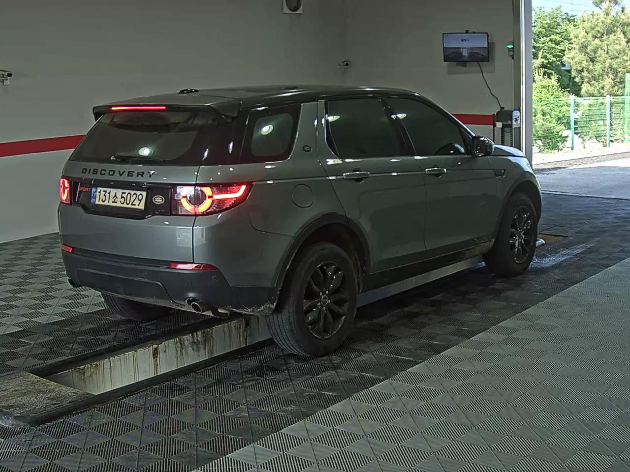 2015 - land rover discovery
