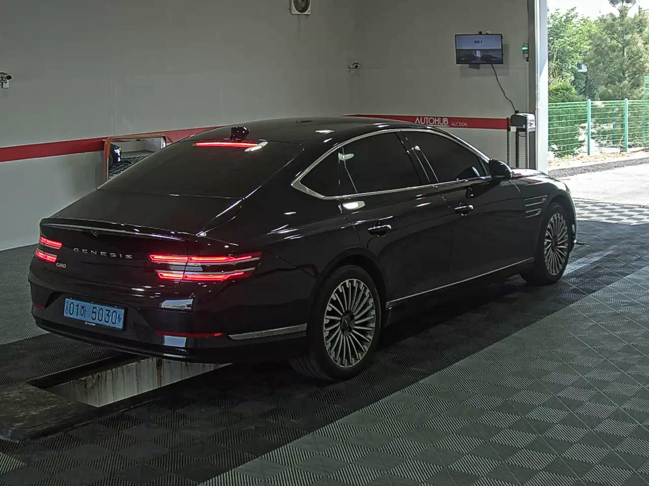 2022 - genesis eg80