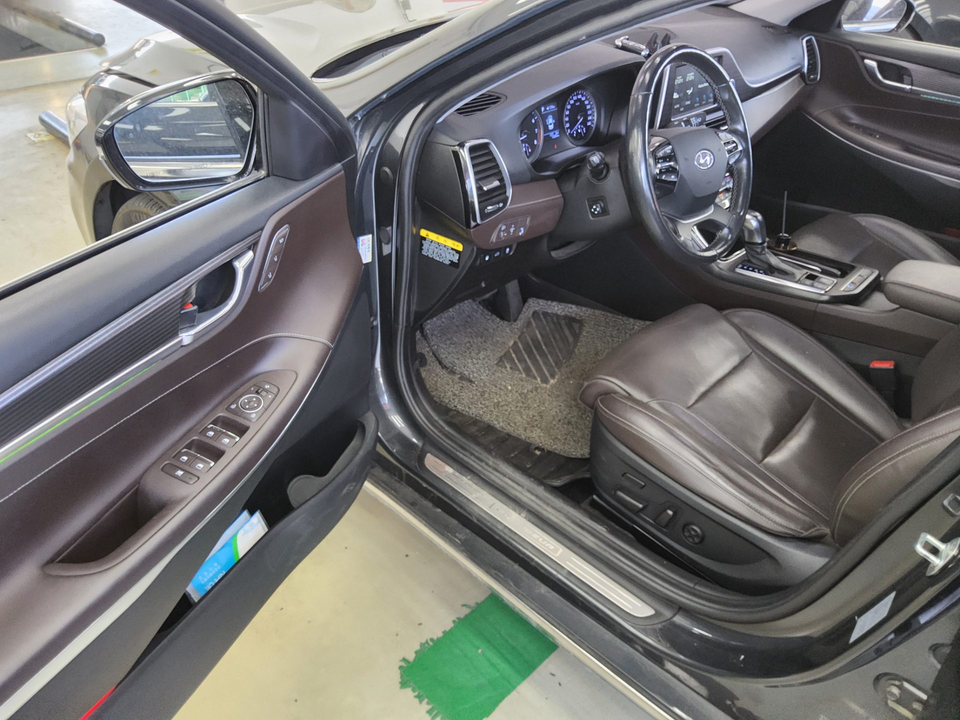 2018 - hyundai grandeur