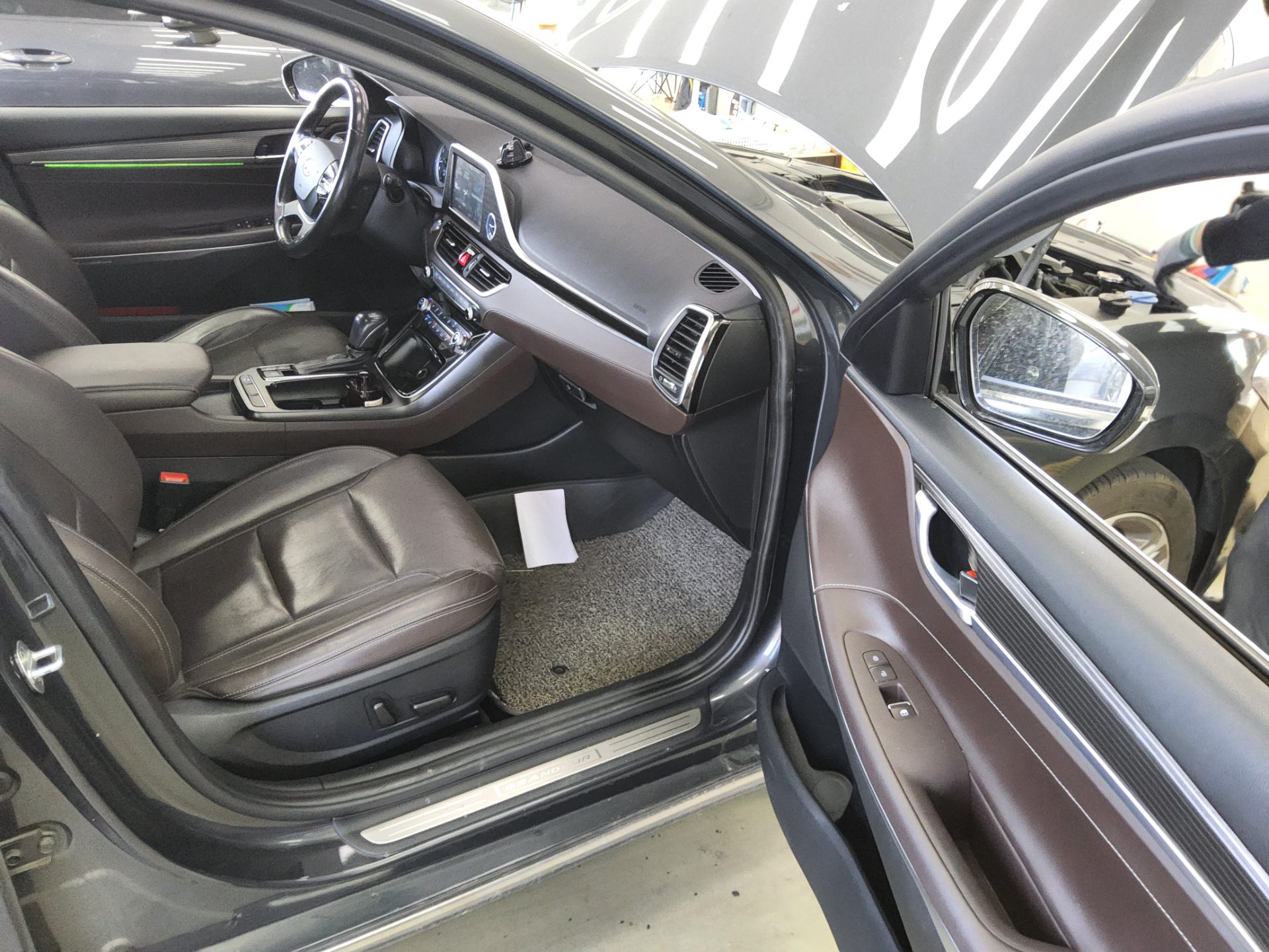 2018 - hyundai grandeur