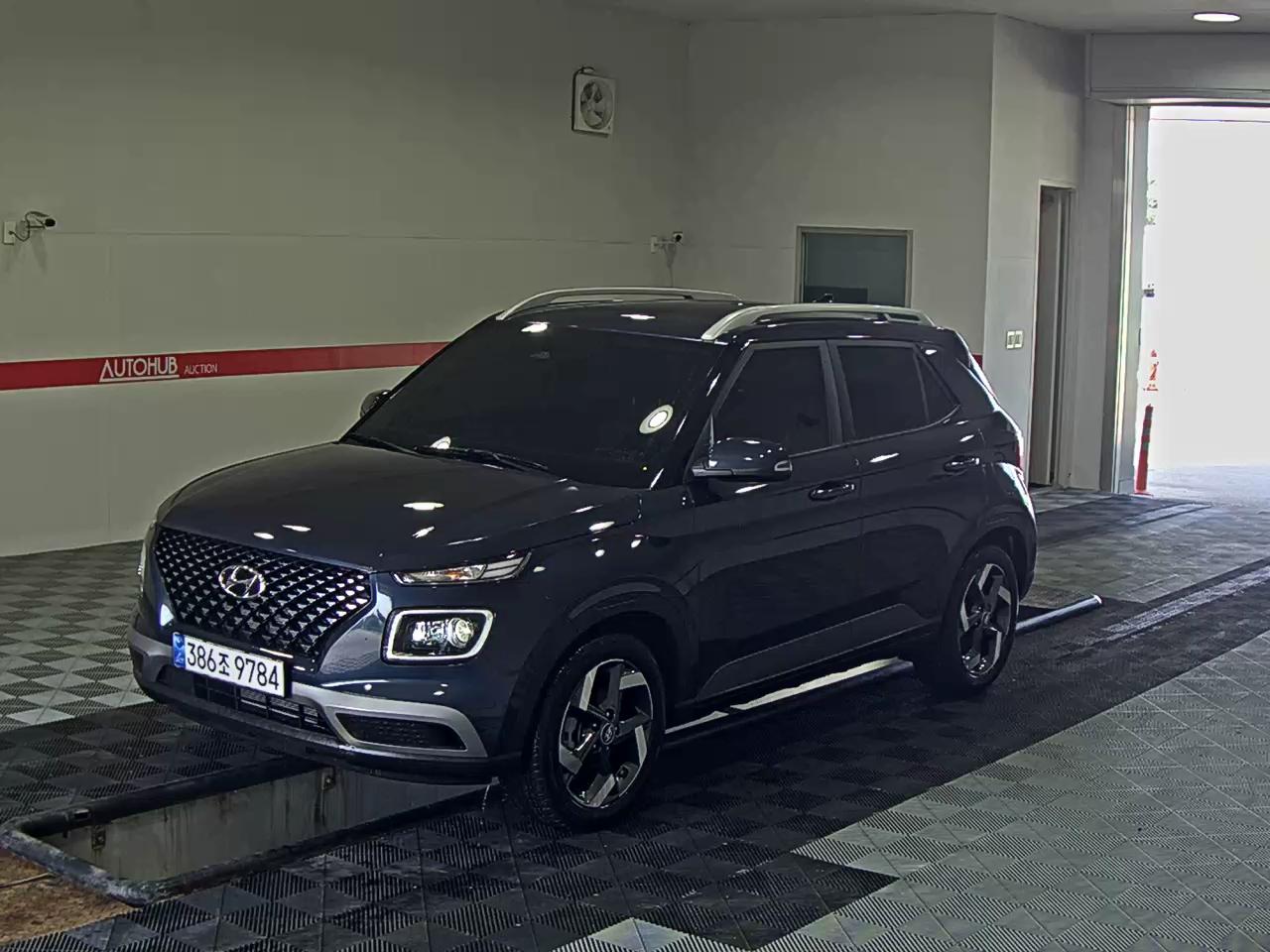 HYUNDAI VENUE