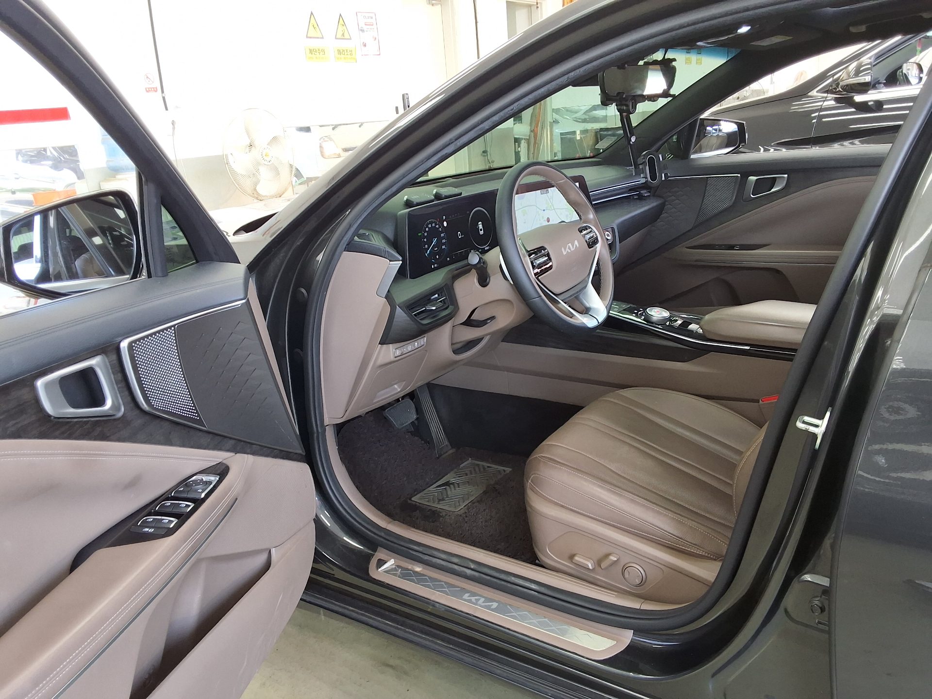 2023 - kia k8