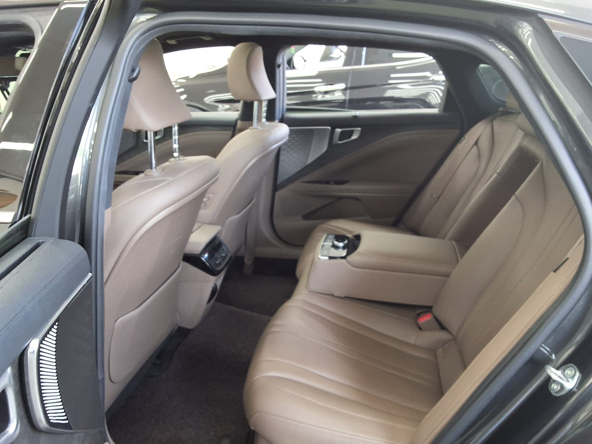 2023 - kia k8