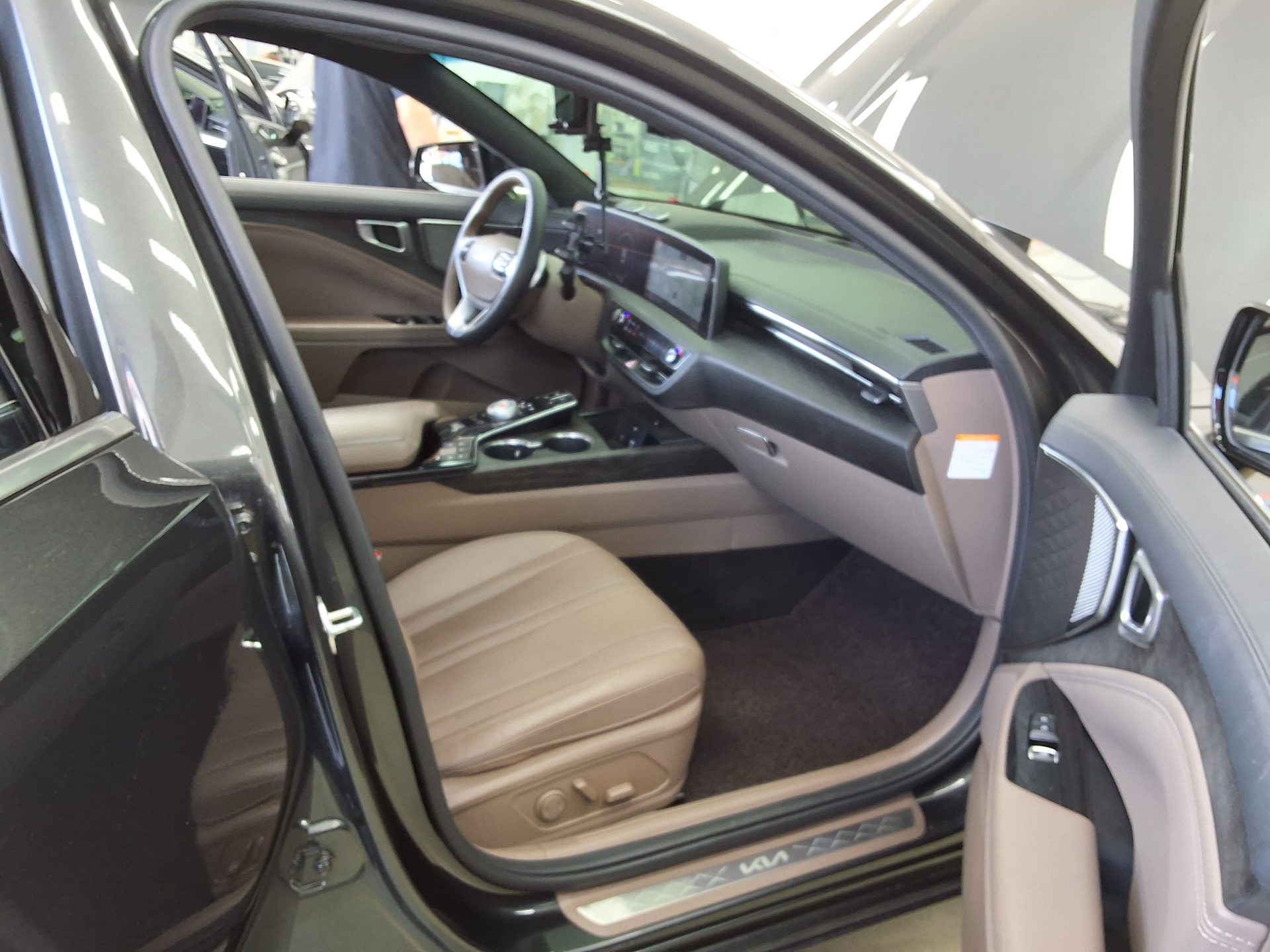 2023 - kia k8