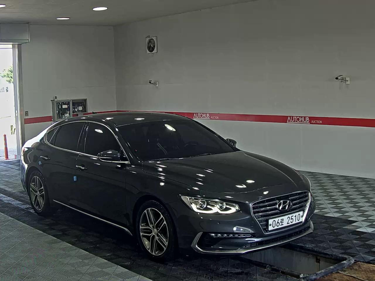 2018 - hyundai grandeur