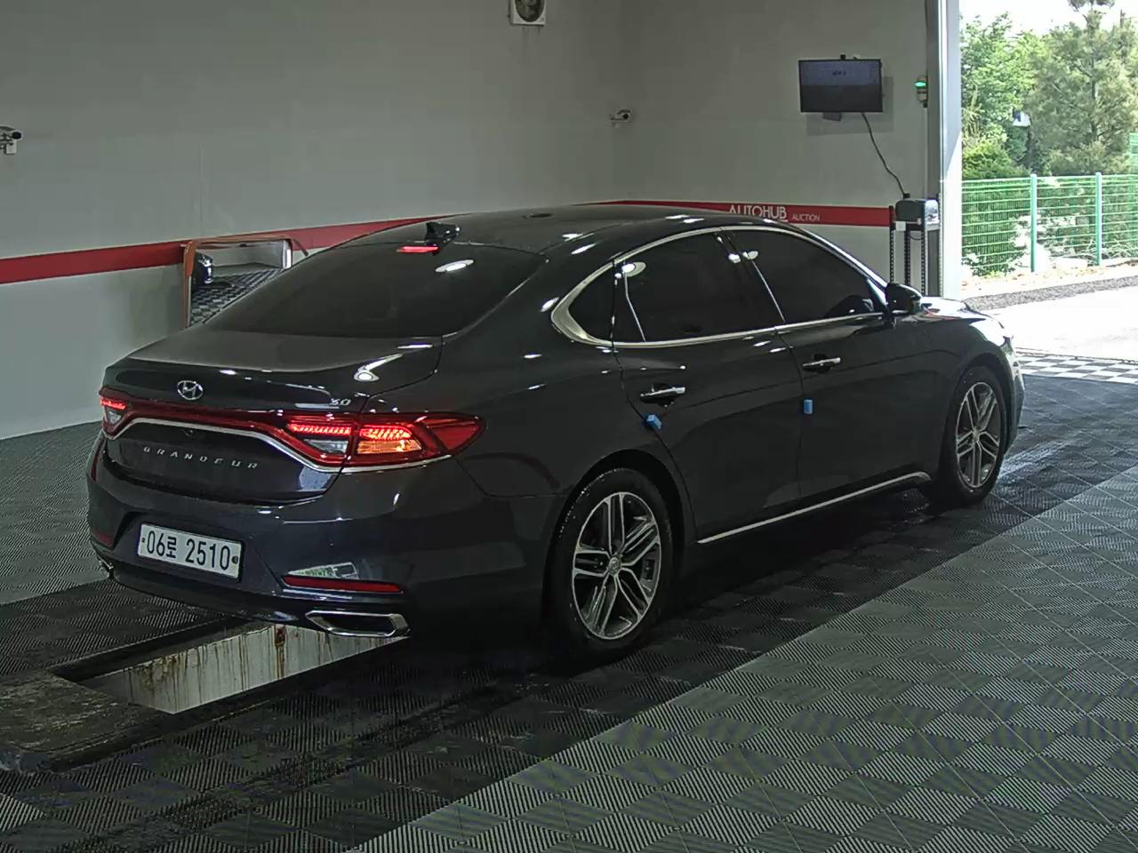 2018 - hyundai grandeur