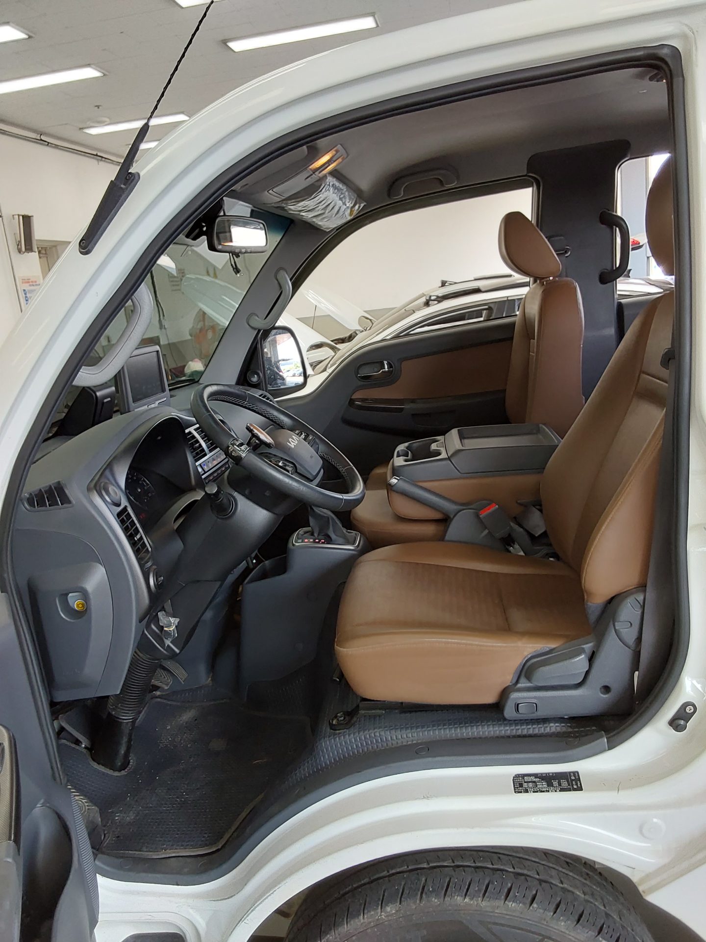 2023 - kia bongo