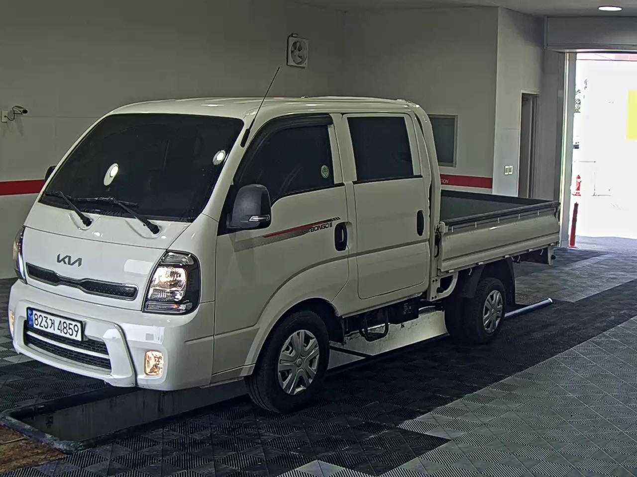 KIA BONGO III CARGO 1 TON DOUBLE CAB EXTRA WHEELBASE