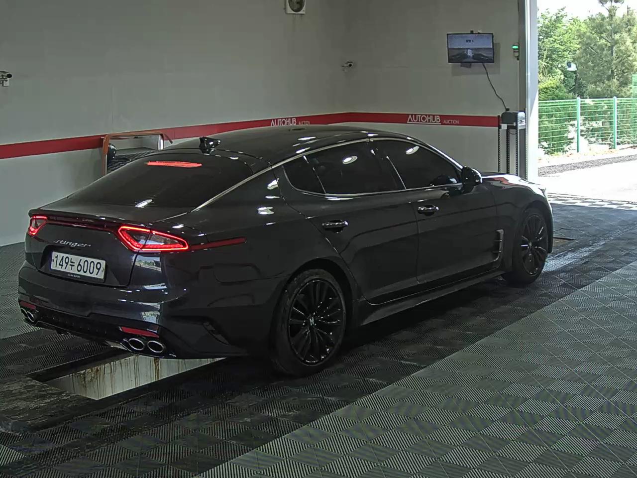 2019 - kia stinger