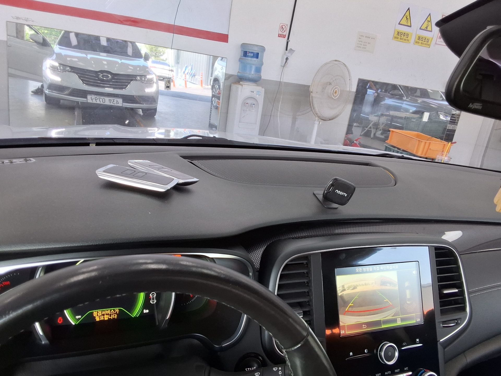 2016 - renault sm6