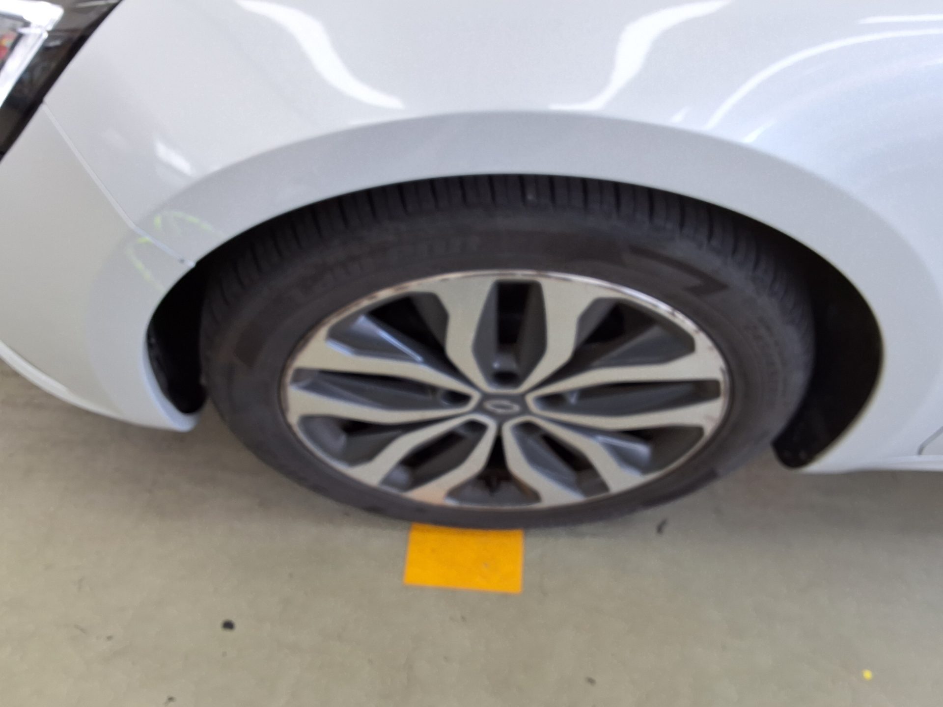 2016 - renault sm6