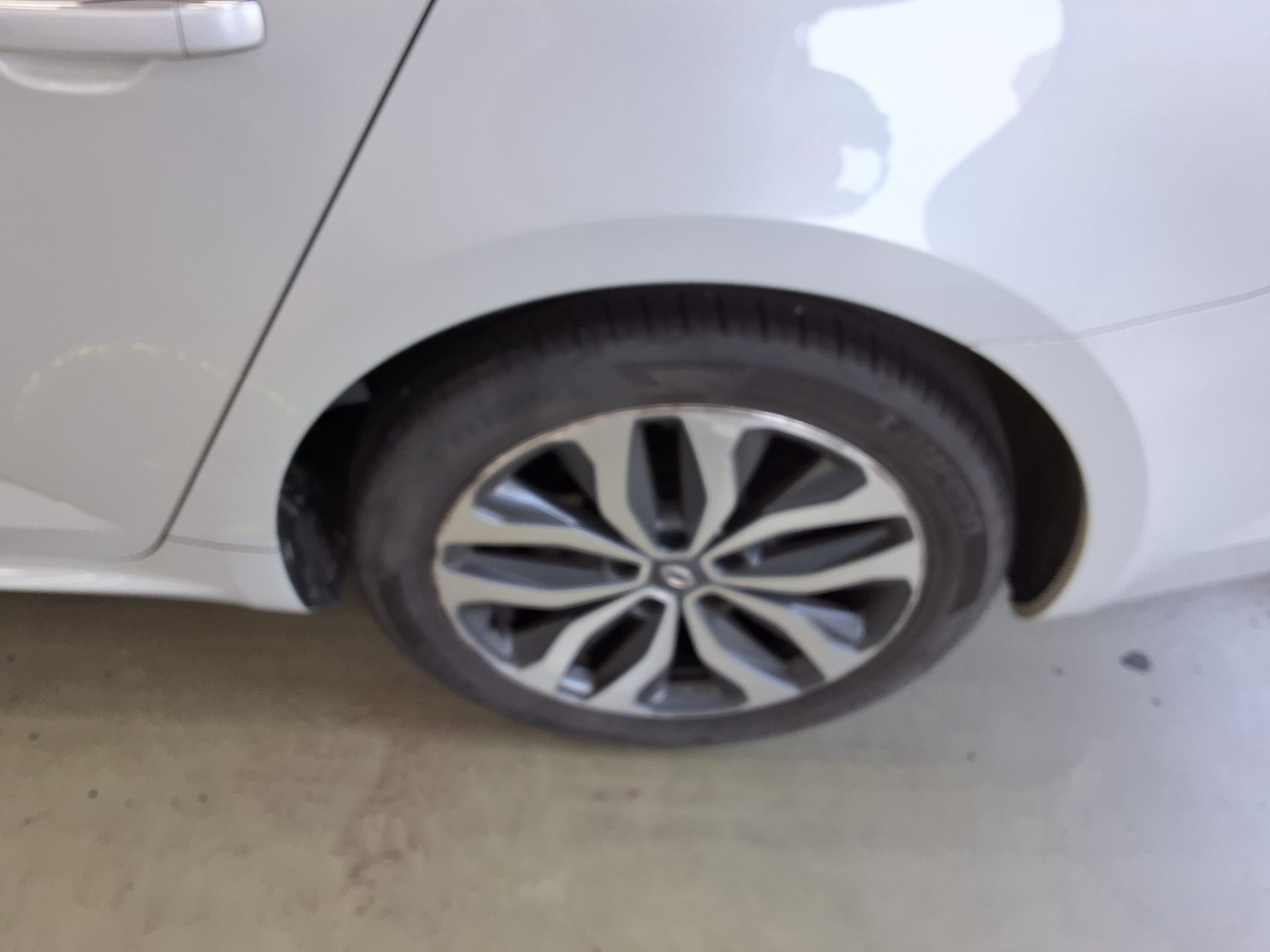 2016 - renault sm6