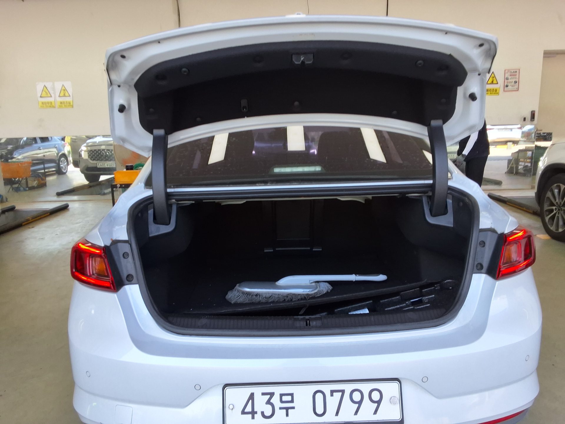 2016 - renault sm6