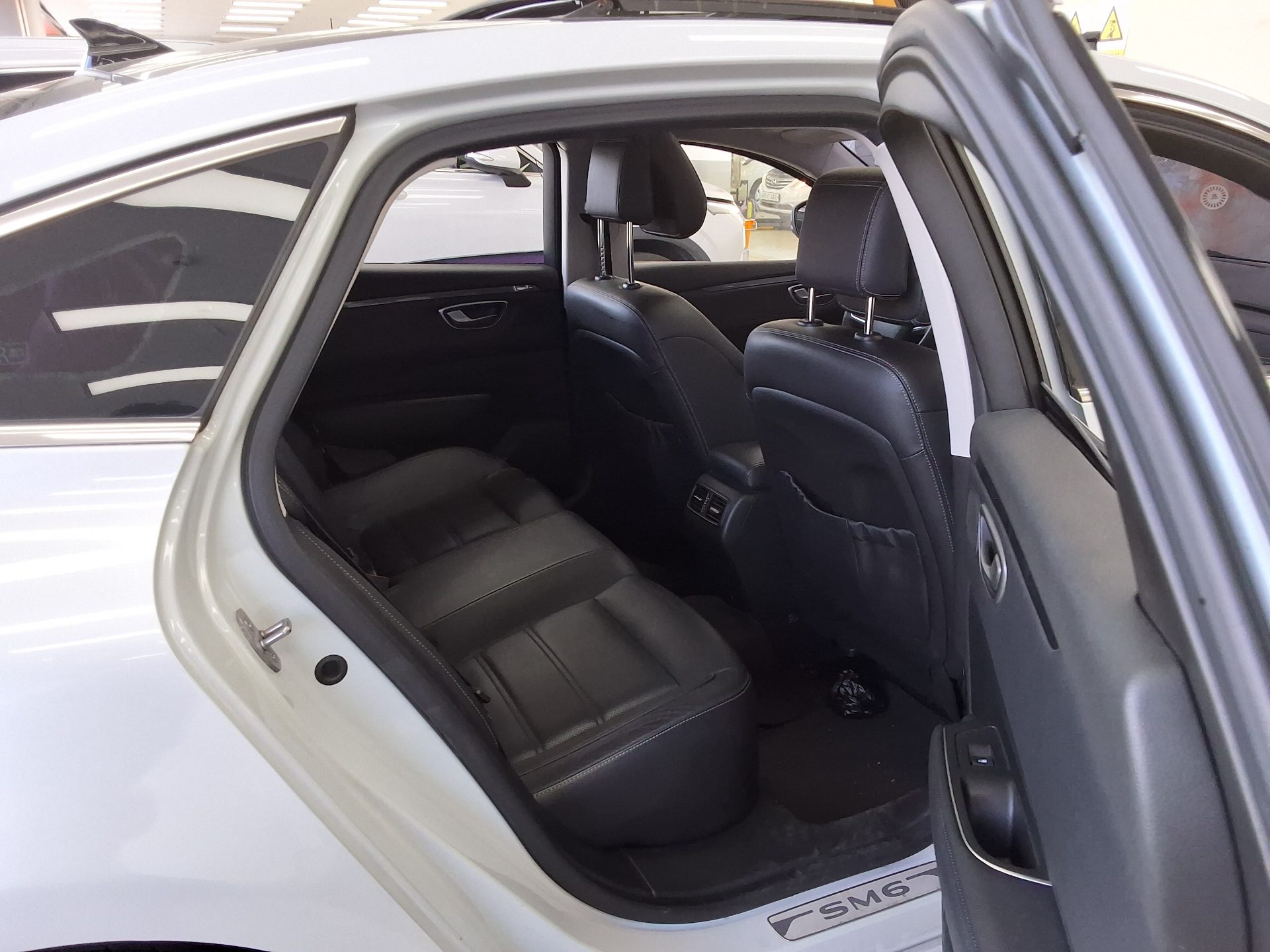 2016 - renault sm6