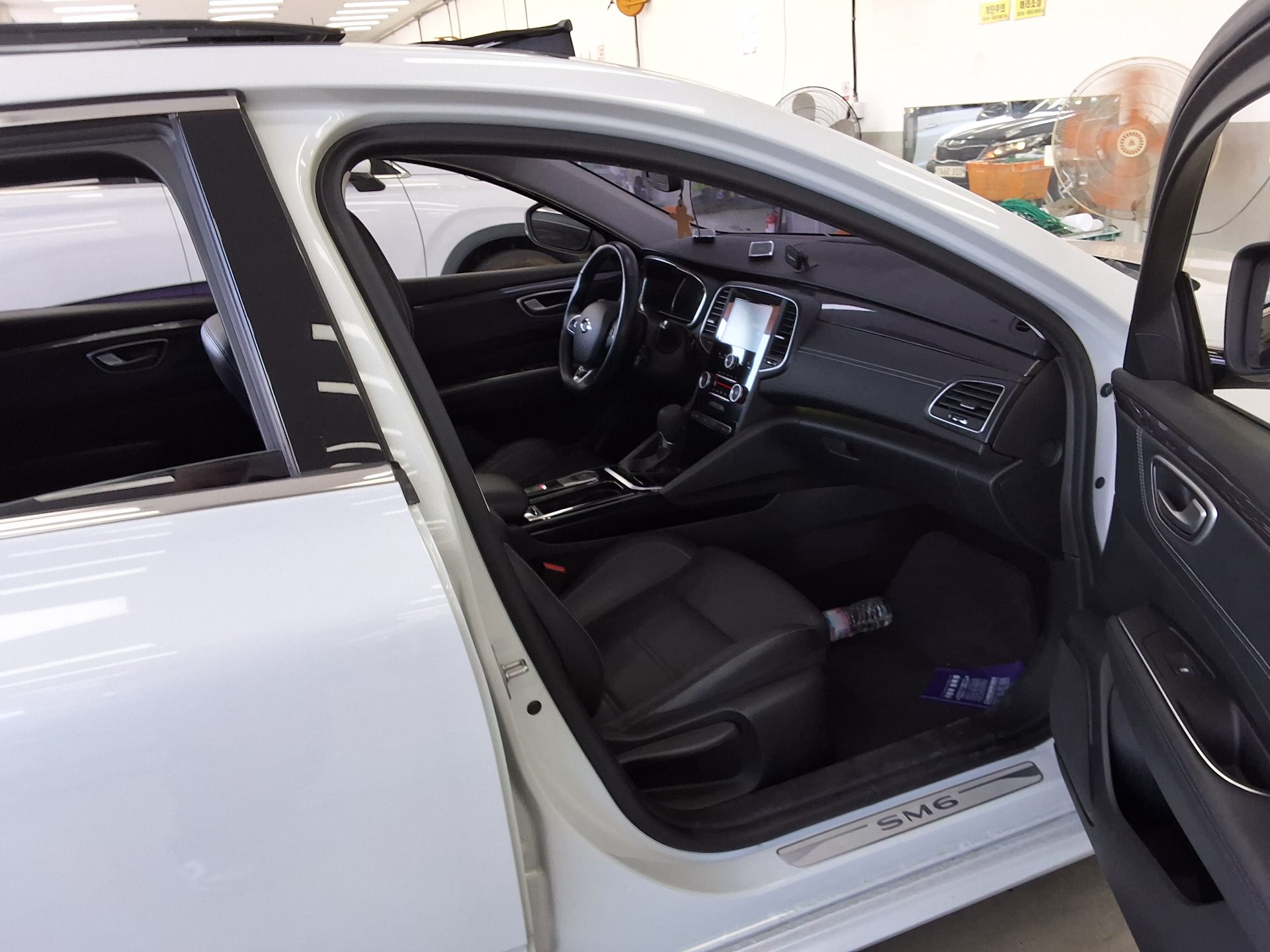 2016 - renault sm6