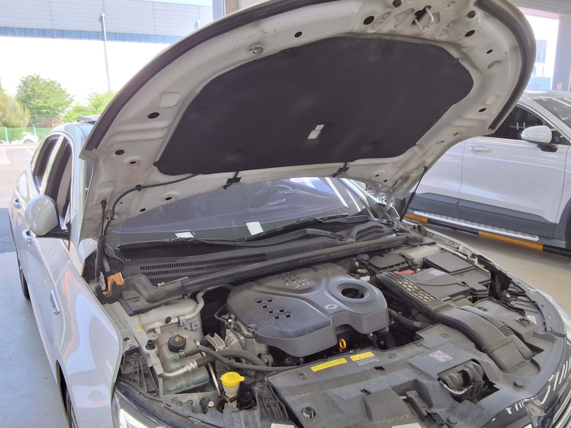 2016 - renault sm6