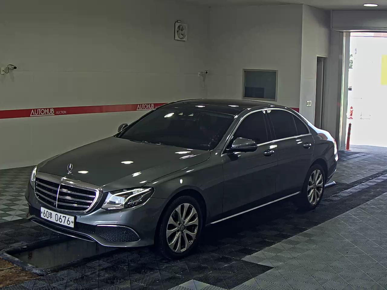 MERCEDES-BENZ CLASS (5TH GEN) E300