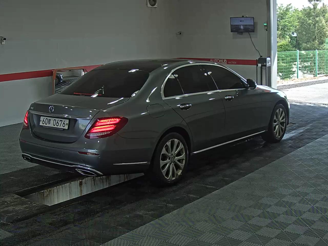 2017 - mercedes-benz e300