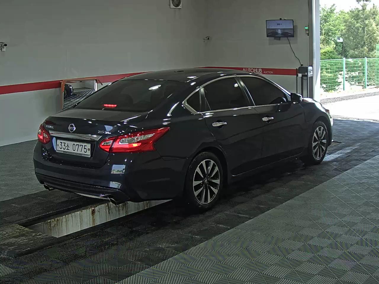 2017 - nissan altima