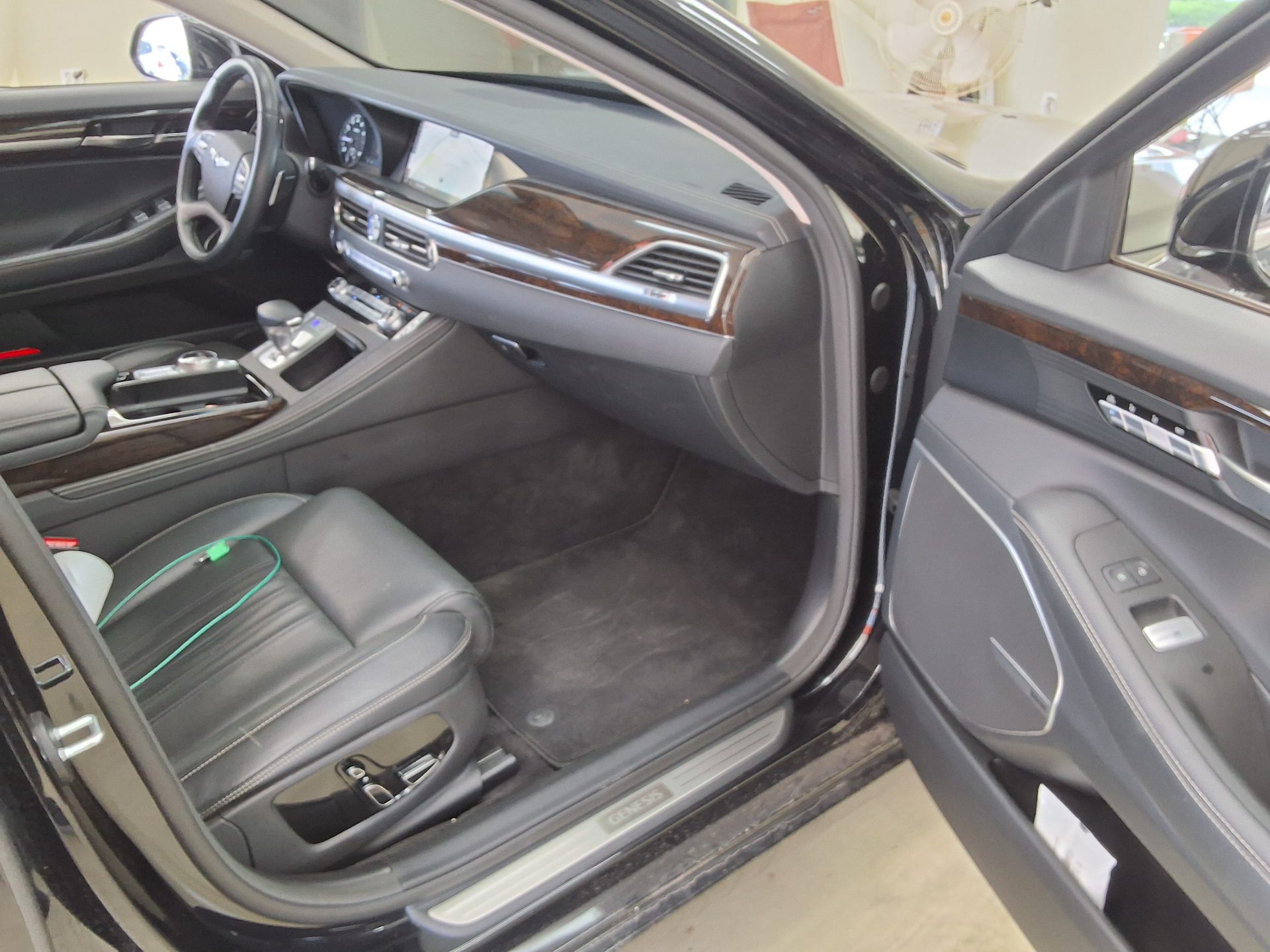2019 - genesis g90